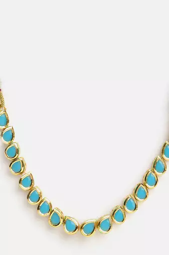 Gold plated kundan turquoise stones necklace set with maang tikka