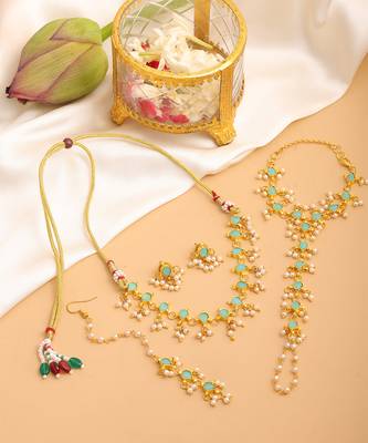 Gold plated kundan mint green stones necklace set with maang tikka and haathphool 1