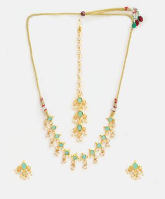 Gold plated kundan mint green stones necklace set with maang tikka and haathphool 2