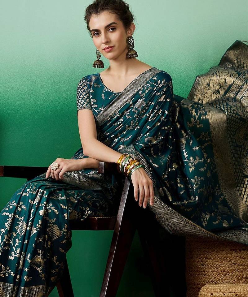 Green ethnic motif zari woven kanjeevaram saree