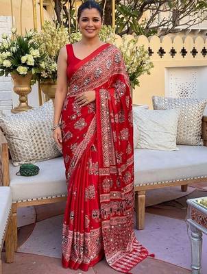 Red women embellished mirror work saree 1