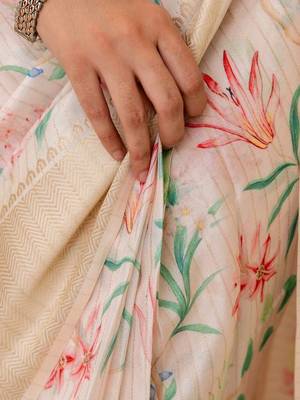 Cream printed ready to wear saree with blouse piece 4