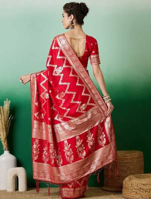 Red ethnic motif zari woven kanjeevaram saree with blouse 3
