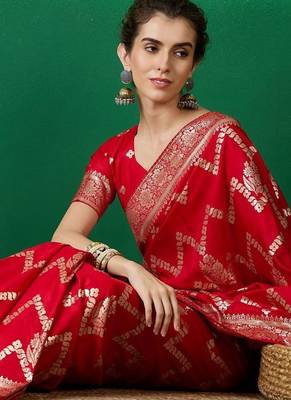 Red ethnic motif zari woven kanjeevaram saree with blouse 5