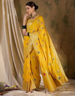 Yellow ethnic motif zari woven tassel detail kanjeevaram saree 3