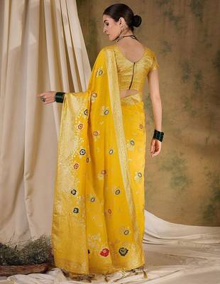 Yellow ethnic motif zari woven tassel detail kanjeevaram saree 4