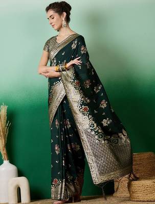 Green ethnic motif zari woven tassel detail kanjeevaram saree 3