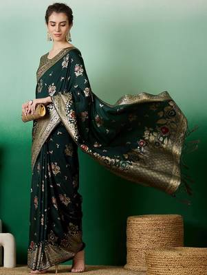 Green ethnic motif zari woven tassel detail kanjeevaram saree 5