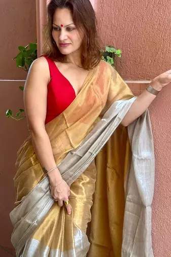 Beige solid saree