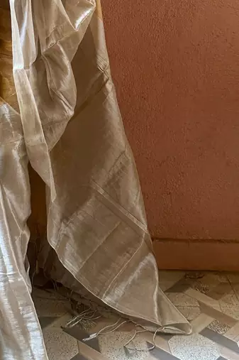 Beige solid saree