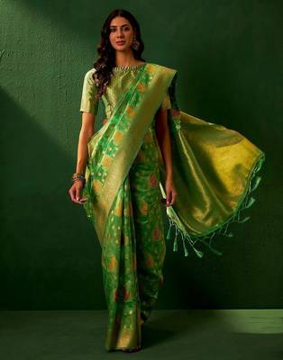 Green ethnic motifs woven designed kanjeevaram saree 4