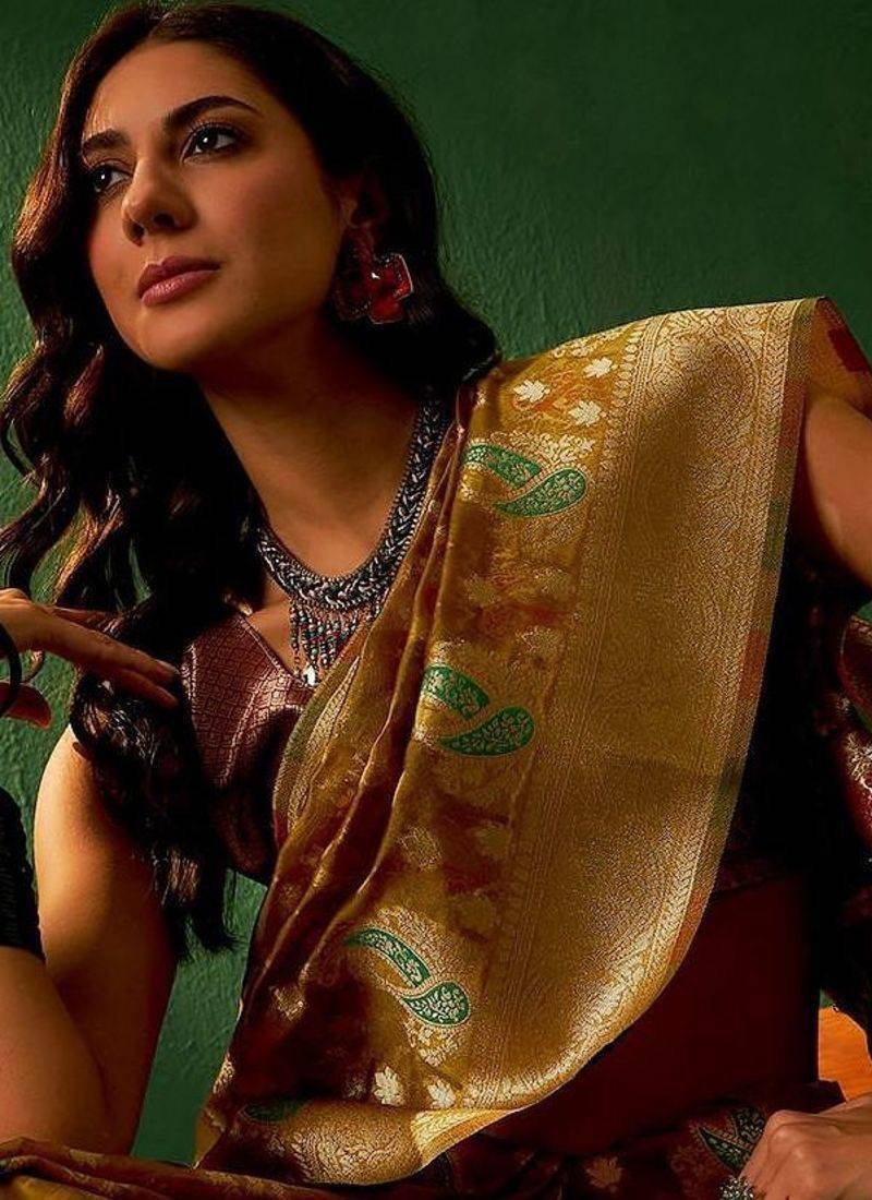 Gold ethnic motifs woven designed kanjeevaram saree
