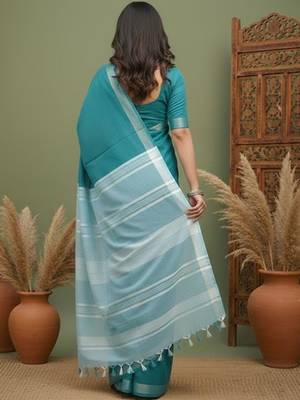 Blue woven design  cotton saree 4
