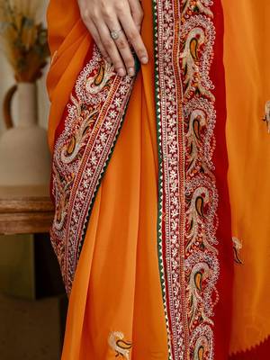 Red bandhani printed saree with unstitched blouse piece 4