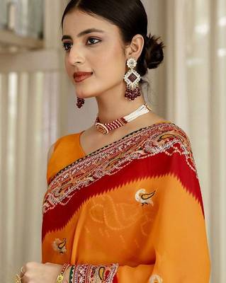 Red bandhani printed saree with unstitched blouse piece 5