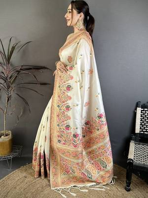 Off white woven design silk blend handloom jamdani saree 3