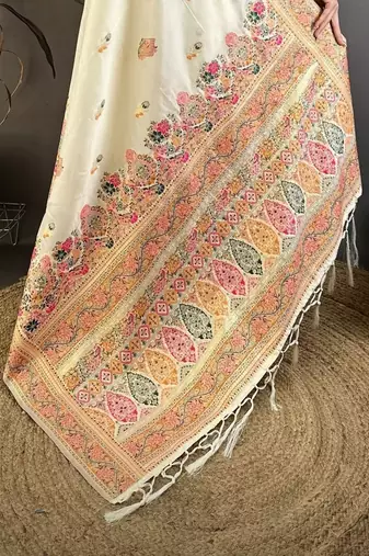 Off white woven design silk blend handloom jamdani saree