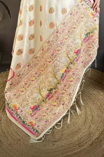 Off white woven design silk blend handloom jamdani saree