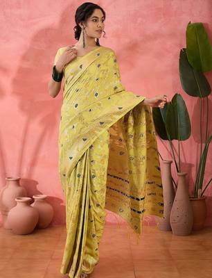 Lime woven design banarasi saree with blouse piece 2