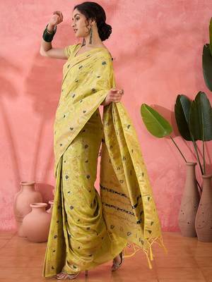 Lime woven design banarasi saree with blouse piece 3