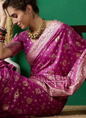Pink ethnic motif zari woven kanjeevaram saree with blouse 1