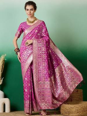 Pink ethnic motif zari woven kanjeevaram saree with blouse 2