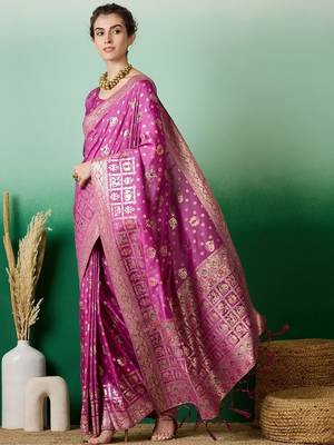 Pink ethnic motif zari woven kanjeevaram saree with blouse 3