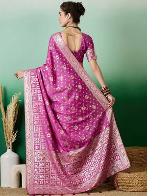 Pink ethnic motif zari woven kanjeevaram saree with blouse 4