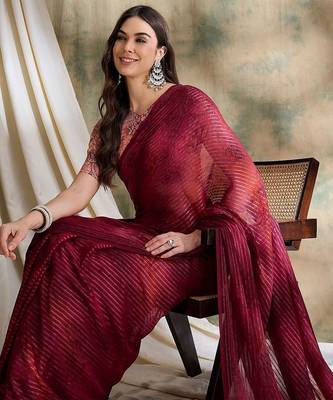 Red printed saree with blouse 5