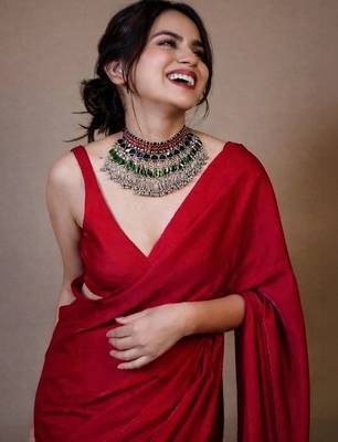 Red  chiffon saree 5