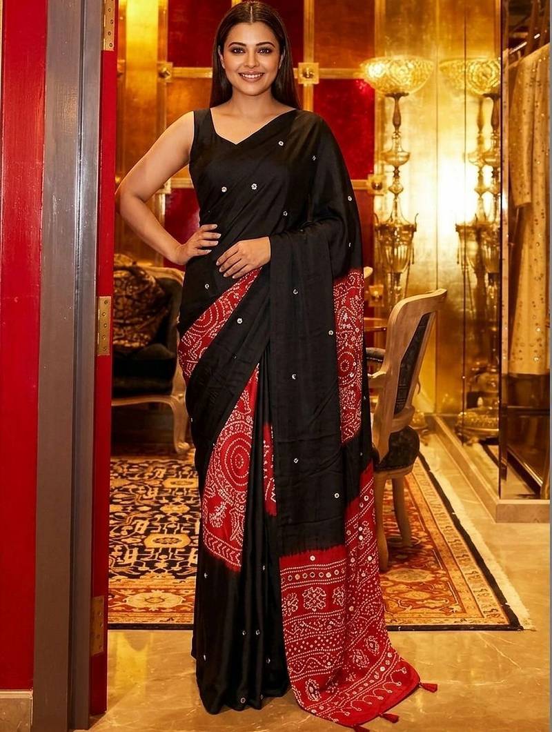 Black bandhani mirror work saree