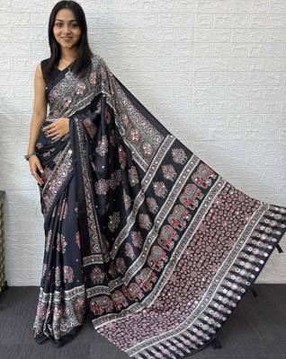 Black ajrak block mirror work bandhani saree 2