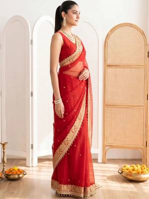 Red ethnic motifs embroidered silk blend designer banarasi saree 3