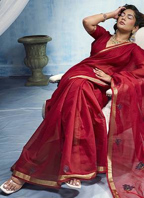 red munga cotton blend handloom weaving festive wear saree 3