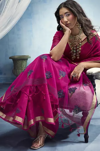 rani pink munga cotton blend handloom weaving festive wear saree