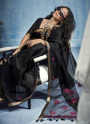 black munga cotton blend handloom weaving festive wear saree 2