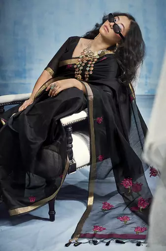 black munga cotton blend handloom weaving festive wear saree
