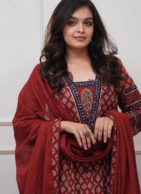 Maroon cotton floral printed ethnic kurta set with dupatta 2