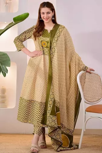 Green cotton geometric printed ethnic kurta set with dupatta