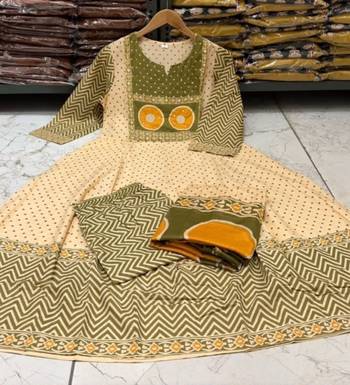 Green cotton geometric printed ethnic kurta set with dupatta 4