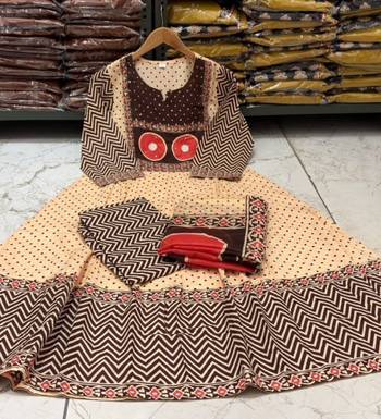 Brown cotton geometric printed ethnic kurta set with dupatta 3