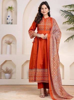 Orange cotton geometric printed ethnic kurta set with dupatta 1