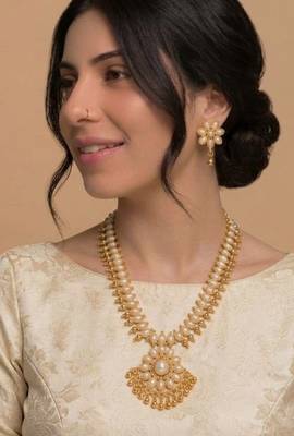 Ivory Pearl Floral Necklace Set 1