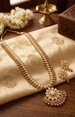 Ivory Pearl Floral Necklace Set 4