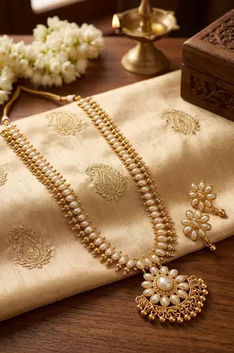 Ivory Pearl Floral Necklace Set
