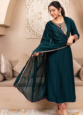 Women's heavy embroidered yoke neck flared kurti pant set with lace border dupatta 1