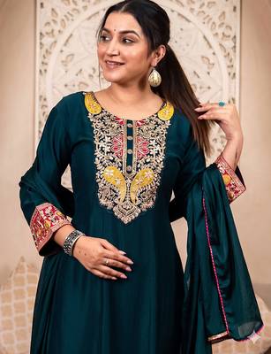 Women's heavy embroidered yoke neck flared kurti pant set with lace border dupatta 2