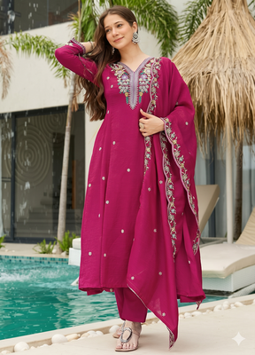 Trendy rani pink embroidered kurti pant with dupatta set 3