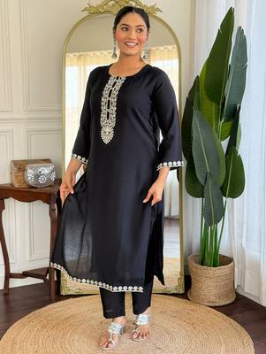 Black silk blend embroidered kurta trouser dupatta set 3
