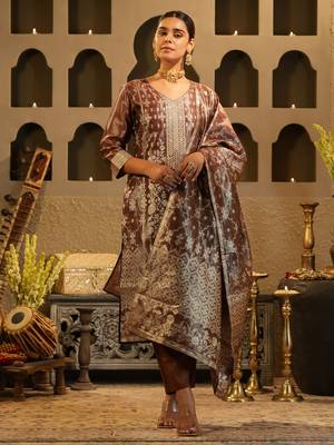 Brown silk blend printed kurta trouser dupatta set 4